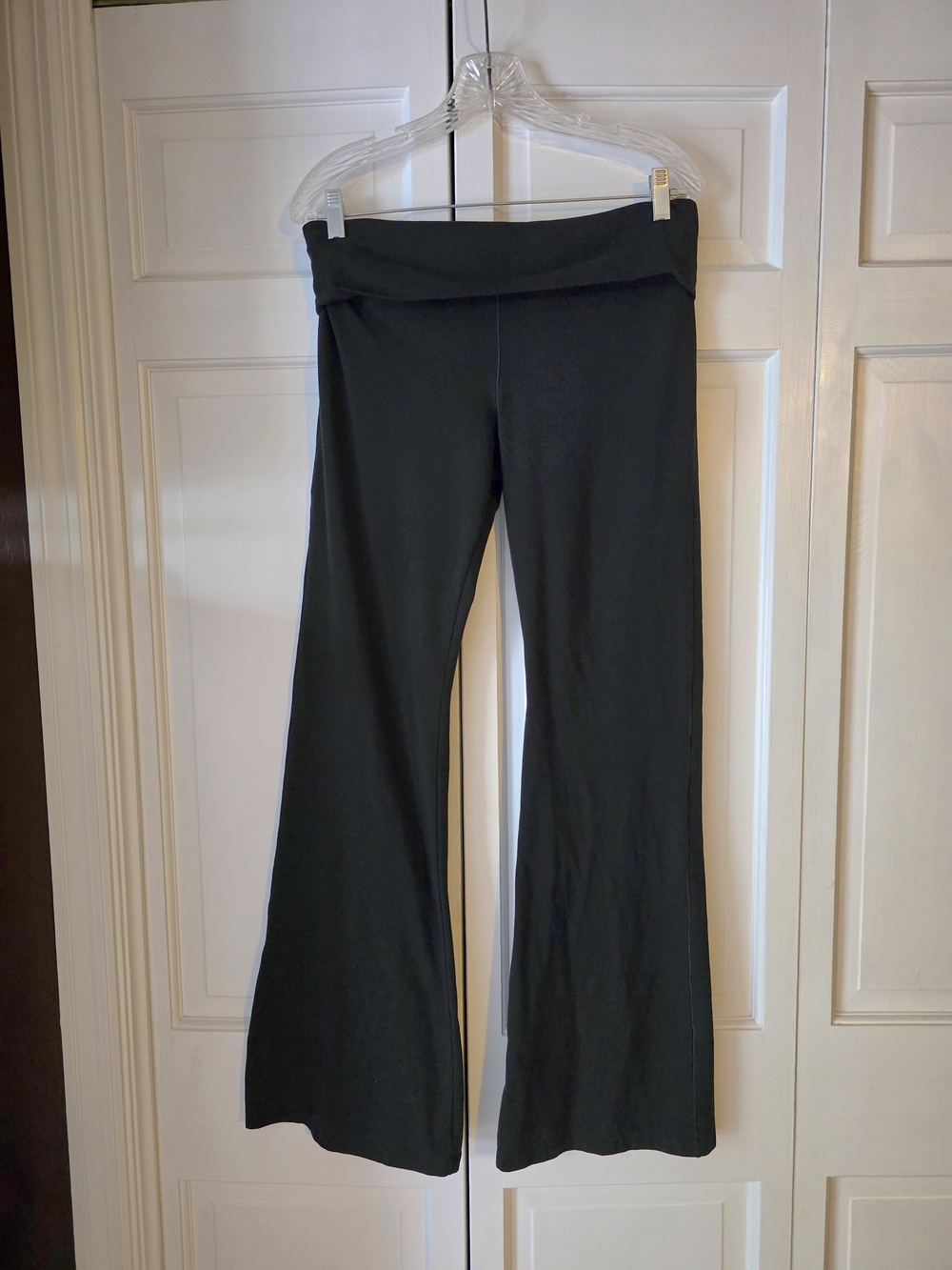 Victoria’s Secret PINK Black Foldover Yoga Flare Pants Size Large Athleisure